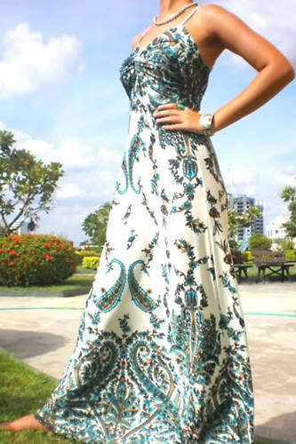 Stunning  Maxi dress Available in L-XL (12-14)