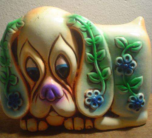 Dog-shaped "piggy bank"