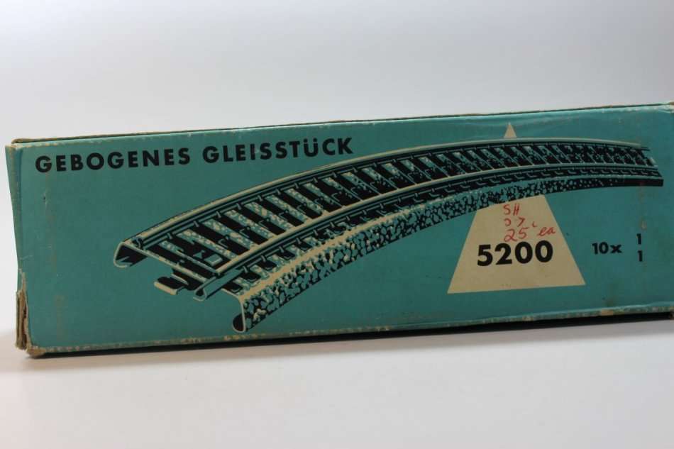 10 x  3 Rail Marklin Curved Tracks