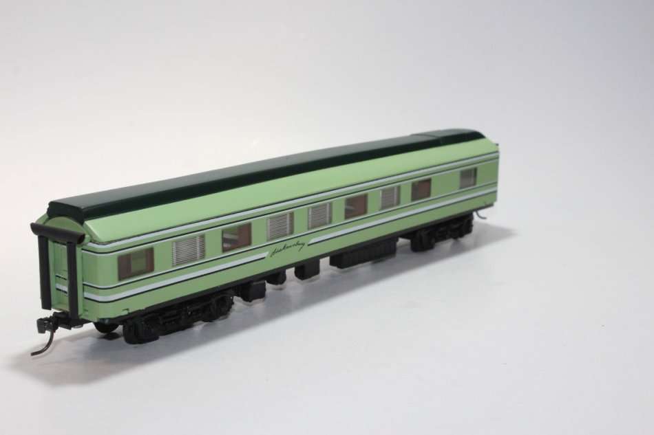 SARM : 6 x Drakensburg Express Coaches ( Kadee Couplers) *Free Postage