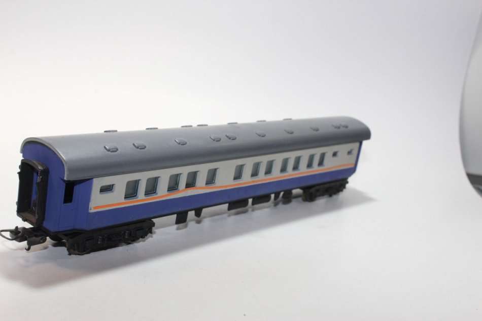 Transkaroo Passenger Coach ( Spoornet Colours )