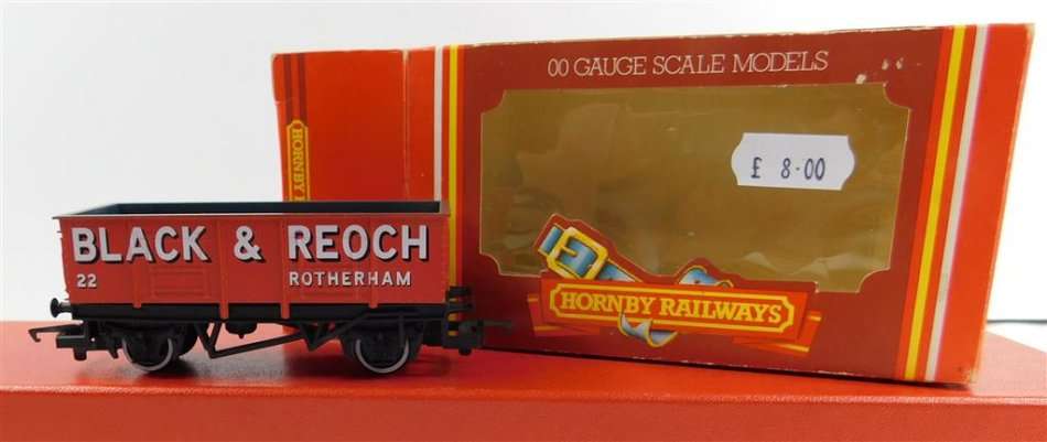 Hornby: Black and Reooch Coal Wagon