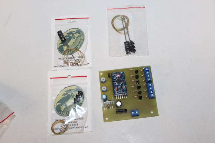 Electronic : Traffic Light Controller + 4 electornic traffic lights