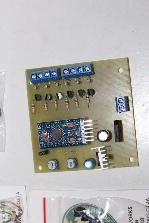 Electronic : Traffic Light Controller + 4 electornic traffic lights