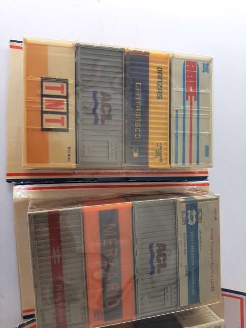 Lima : 4 x 6m Shipping Containers