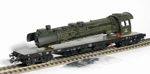 PIKO : Flatbed with steam engine load