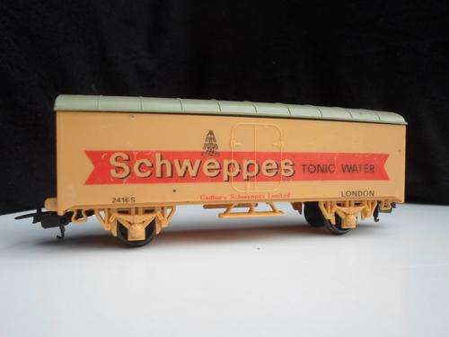 Lima : Schweppes Box Wagon