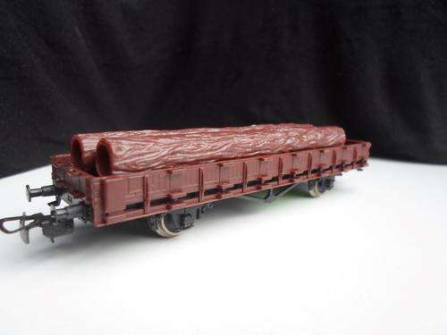 Lima : Flatbed with timber load