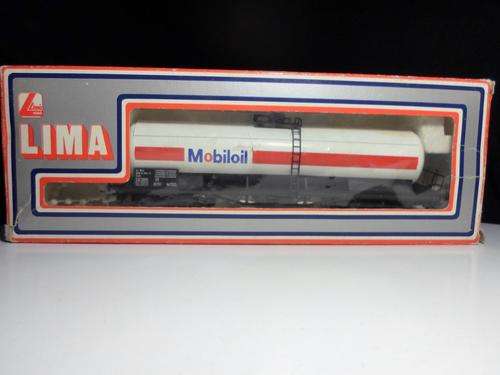 Lima : Mobil Oil Tanker