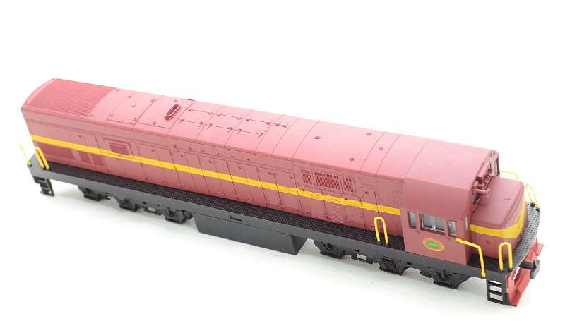 South African Class 34 SAR Diesel Locomotive (Running Class 34-909)