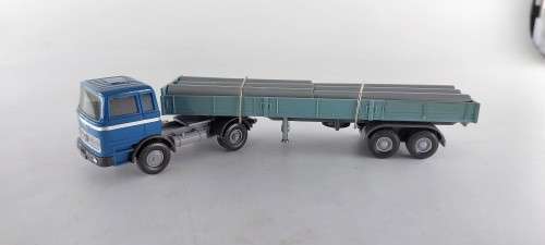 Wiking : Truck with Pipe Load