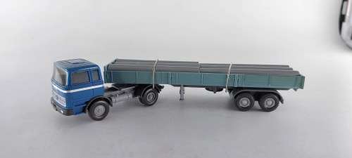 Wiking : Truck with Pipe Load