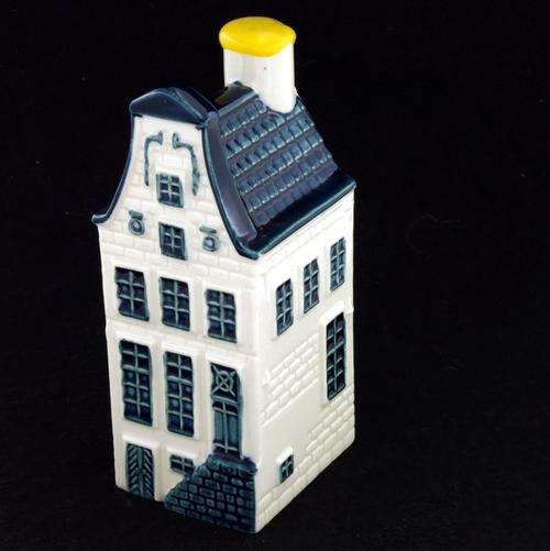Blue Delft KLM BOLS House No. 9 ** Still sealed with brandy**
