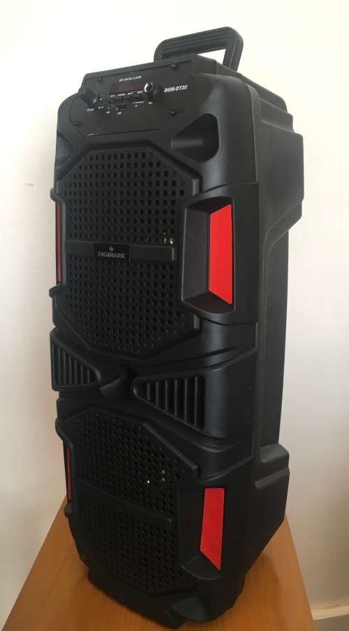 Bluetooth outdoor speaker with remote