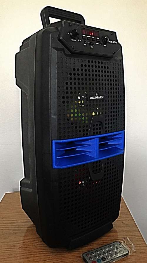 Bluetooth outdoor speaker with remote