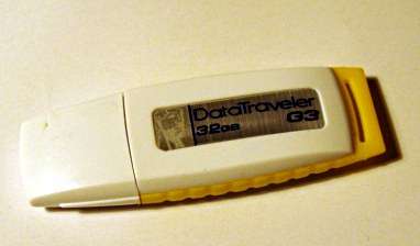 32GB Flash Drive - Kingston DataTraveller / Data Traveller