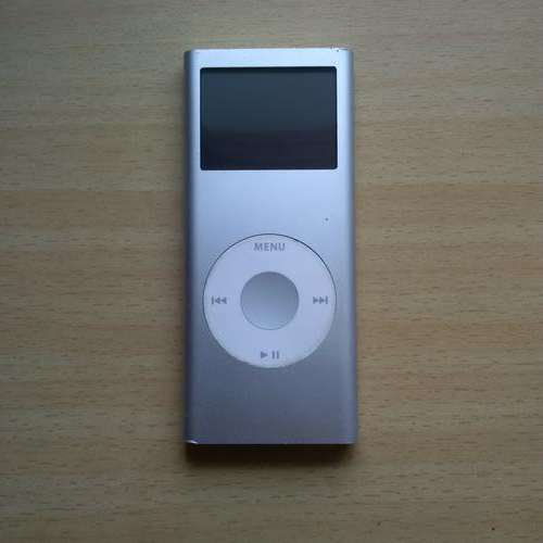 Apple iPod Nano 4GB 2nd Generation - Silver