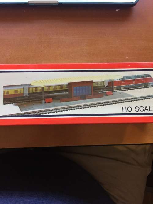 Lima Zar Station Roof