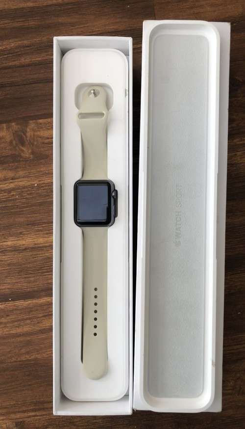Apple Watch Series 1 42mm ( with original box and charger)