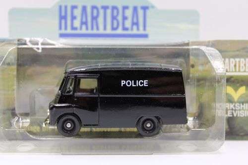 Lledo 1928 Chevrolet Box Van,1931 AEC Renown Double Deck Bus,1959 Morris LD150 Van