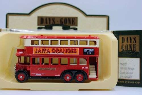 Lledo 1928 Chevrolet Box Van,1931 AEC Renown Double Deck Bus,1959 Morris LD150 Van