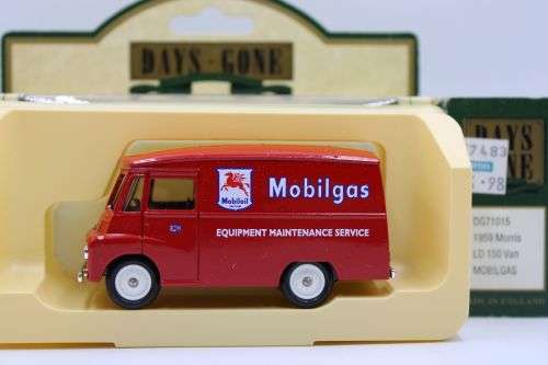 Lledo 1928 Chevrolet Box Van,1931 AEC Renown Double Deck Bus,1959 Morris LD150 Van