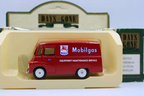 Lledo 1928 Chevrolet Box Van,1931 AEC Renown Double Deck Bus,1959 LD150 Morris Van