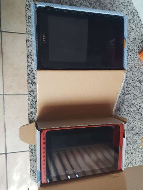 *LATE ENTRY* 2 x ACER ICONIA TABLETS