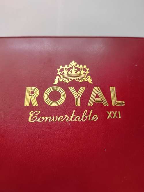 ROYAL LADIES INTERCHANGEABLE  WATCH SET IN PRESENTATION BOX