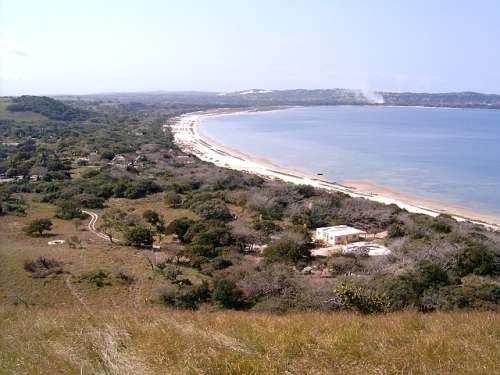 Bilene Club Lodge! 6 Sleeper Self catering beach front accomodation. 13 to 20 Jan