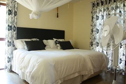 Bilene Club Lodge! 6 Sleeper Self catering beach front accomodation. 13 to 20 Jan