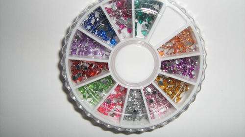 720 Pieces Multicoloured and Multi Shapes Nail Art Wheel Kit