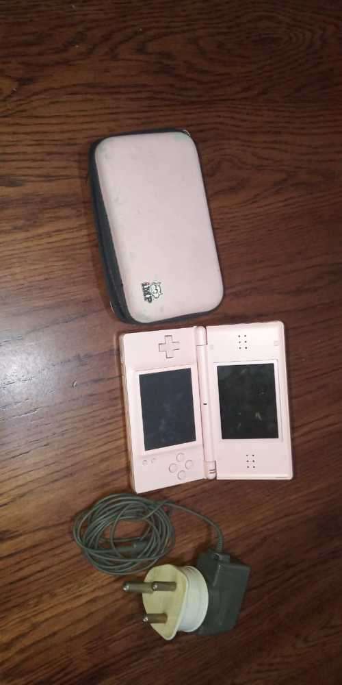 Two Nintendo DS (Pink)