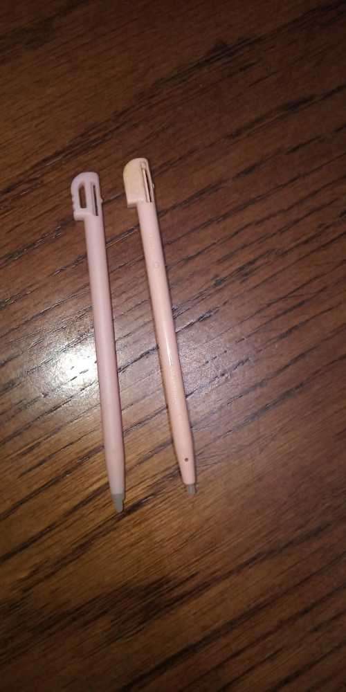 Two Nintendo DS (Pink)