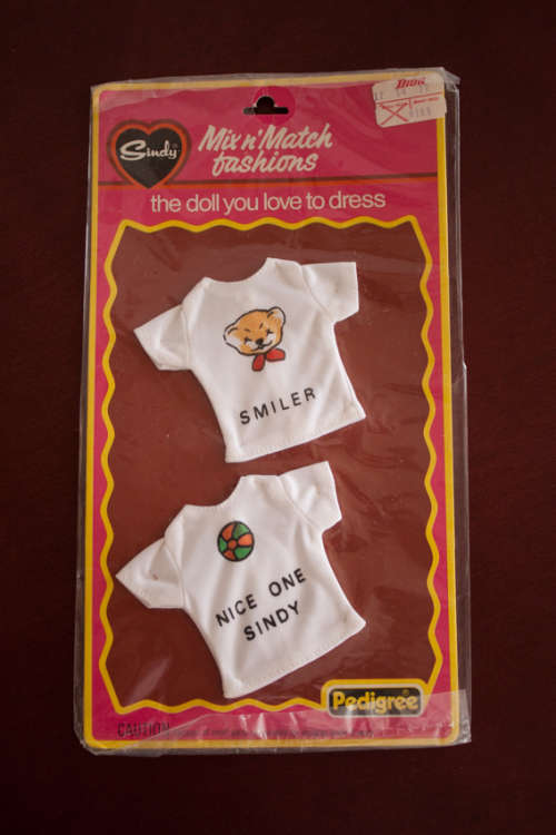 Vintage Sindy dolls and outfits, some still on original card, never opened
