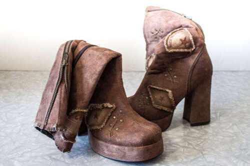 Lovely pair of boots size 6 Good as new