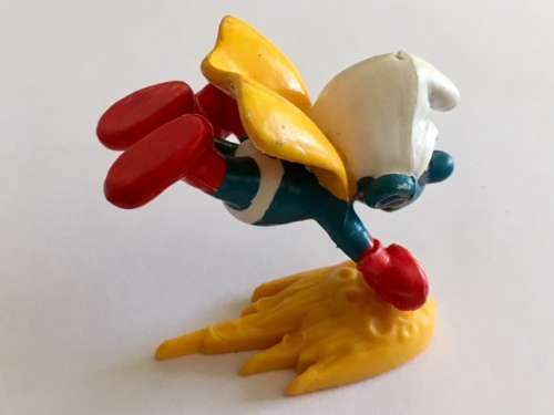 ### SUPERMAN SMURF ### GREAT COLLECTIBLE ### SCARCE SCHLEIGH PEYO ### BID NOW GREAT DEAL!! @@R1 #FSC