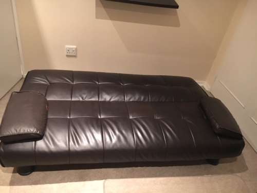 ## BEAUTIFUL LEATHERETTE SLEEPER COUCH ## GOOD CONDITION ## COLLECTION RANDBURG ONLY! @@R1