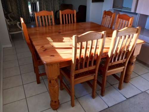 # STUNNING LARGE & HEAVY 8 x PIECE OREGON PINE TABLE/CHAIRS DINNER SET # COLLECTION ONLY RANDBURG #