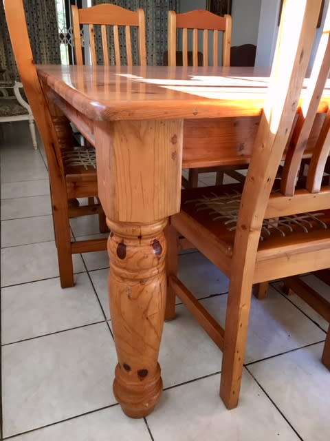 # STUNNING LARGE & HEAVY 8 x PIECE OREGON PINE TABLE/CHAIRS DINNER SET # COLLECTION ONLY RANDBURG #