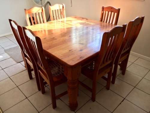 # STUNNING LARGE & HEAVY 8 x PIECE OREGON PINE TABLE/CHAIRS DINNER SET # COLLECTION ONLY RANDBURG #