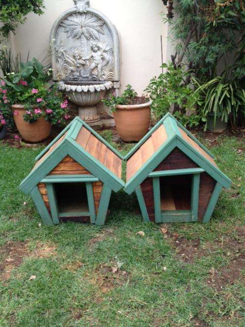 2 X DOGGY HOUSES FOR SMALL DOGS