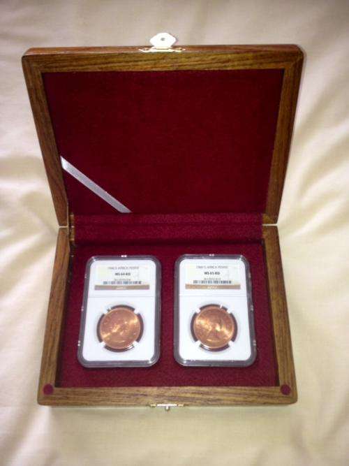***1960 S.AFRICA Penny MS 64 RD & MS 65 RD SET***NGC GRADED***IN A QUALITY WOODEN BOX***LOVELY RED!!