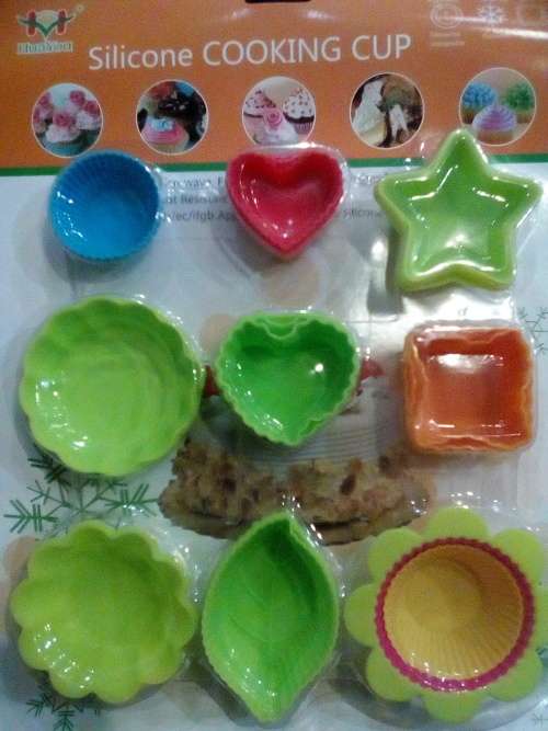27 PIECE SLICONE CUPCAKE MOULD