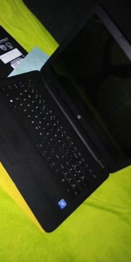 HP 250 G4 (Cracked Screen) 500GB HDD/ 4GB RAM / HD GRAPHICS