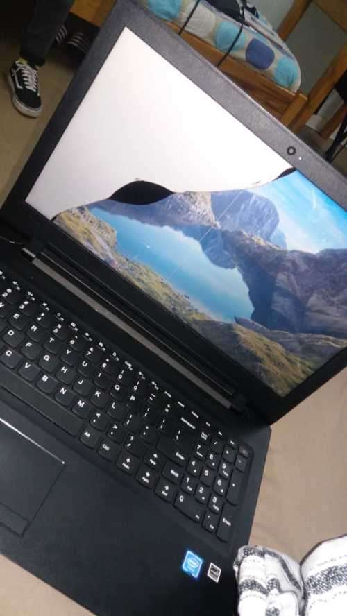 *Late entry* Lenovo Ideapad (Cracked Screen) Intel Celeron15.6"/500GB/4GB Ram
