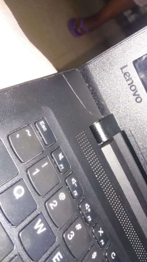 *Late entry* Lenovo Ideapad (Cracked Screen) Intel Celeron15.6"/500GB/4GB Ram