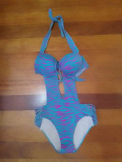 Woman Swimsuit (Size M)