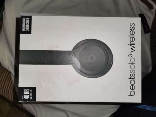 Display Model Bargain! Beats by Dre Solo3 wireless earphones
