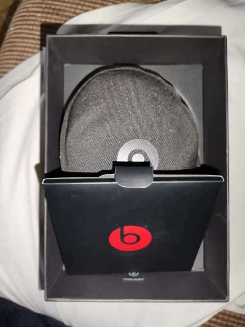 Display Model Bargain! Beats by Dre Solo3 wireless earphones